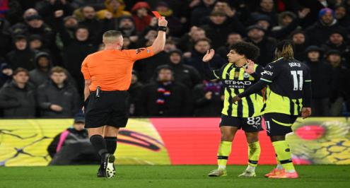 آخرها لريكو لويس.. البطاقة الحمراء تظهر 22 مرة في الدوري الإنجليزي (فيديو)